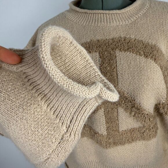 POL Teddy Bear Fuzzy Peach Sign Sweater - Women's Medium, Oversized - Picture 9 of 11